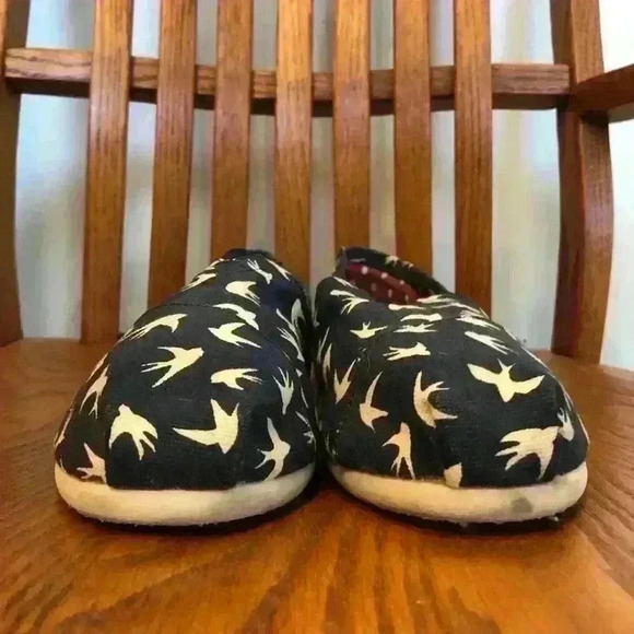 Toms Loafers, Navy Blue/Cream, Sparrow Themed, Size 12 - Picture 5 of 10